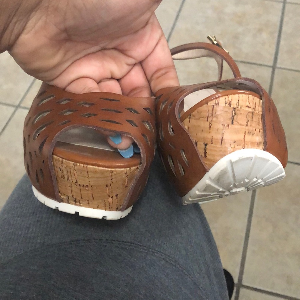Heels - Picture 4 of 4